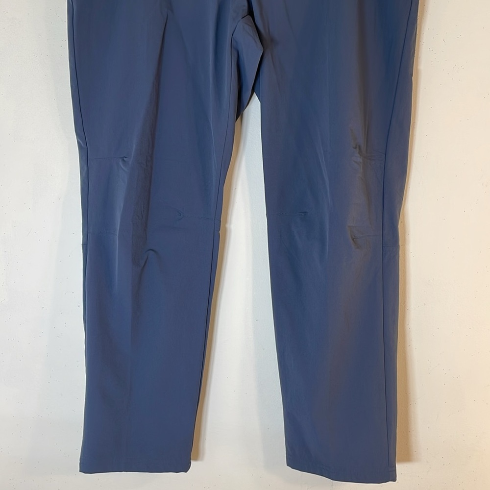 NWT. L. L. Bean 18 Slim Leg Stretch Outdoor Explore Pants. - Picture 7 of 11